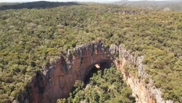 沪深投 百米深峡、万年岩画 巴西这一秘境被列为世界自然遗产